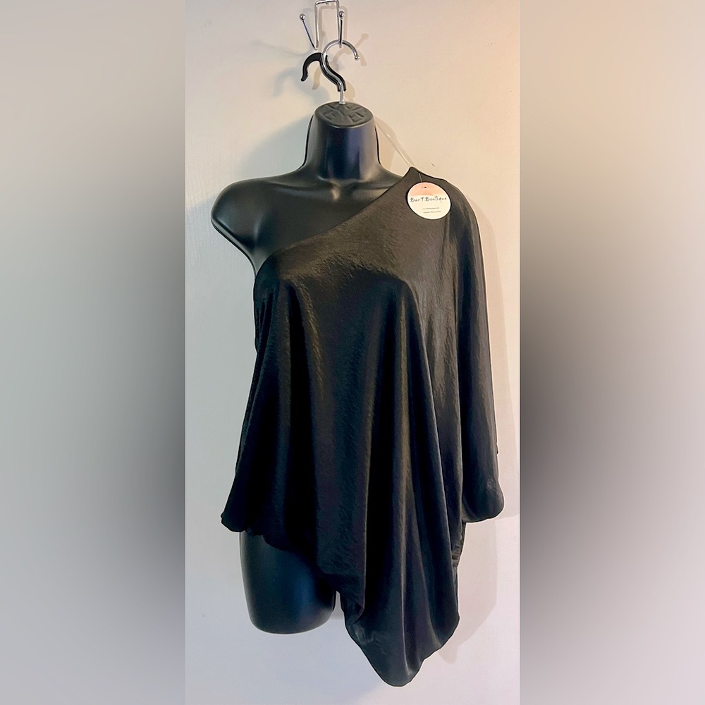 Bar T Boutique one shoulder dolman top